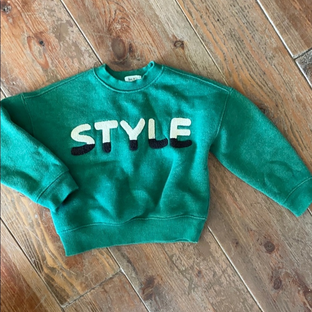 Green style sweater